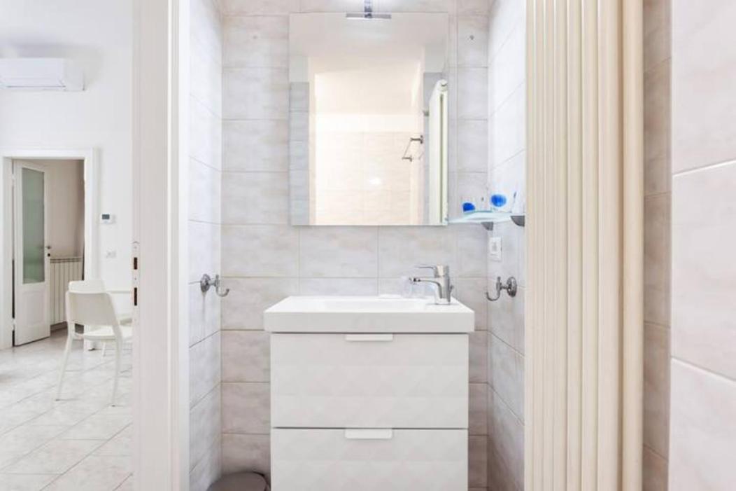 Isola And Zara Comfortable Apartment 米兰 外观 照片